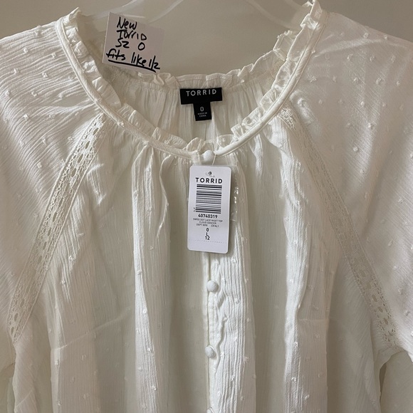 9pc NWT TORRID LOT!
3 Jeans SZ 16, 
6 TOPS! Sz 1/2 - Picture 15 of 15